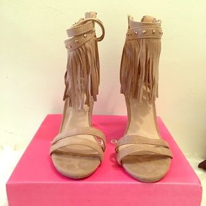 💥Suede fringe heels💥
